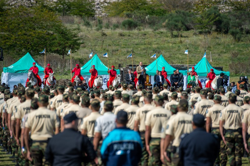 Axel Kicillof y Sergio Berni encabezaron un acto en Olavarr�a